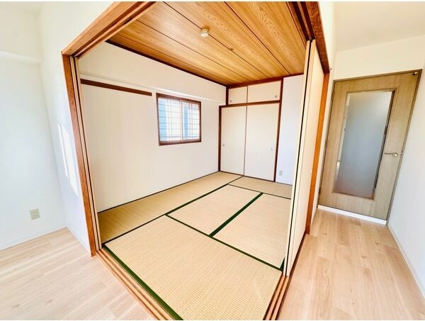グローリアスタウン聖心弐番館の和室