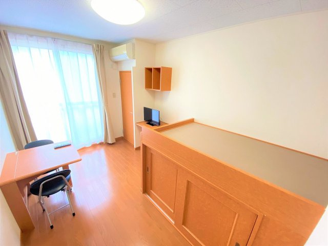 レオパレスサン六甲Ｂの居間・リビング|ゆったりとした居間です