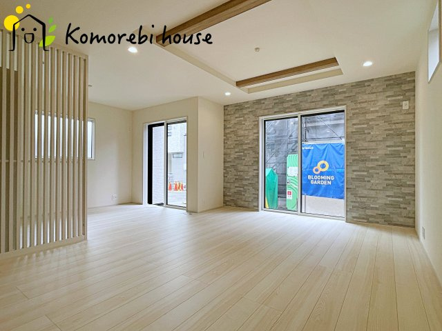 北本市中丸7丁目　新築一戸建て　ブルーミングガーデン　02の居間・リビング|26.6.22　撮影済み