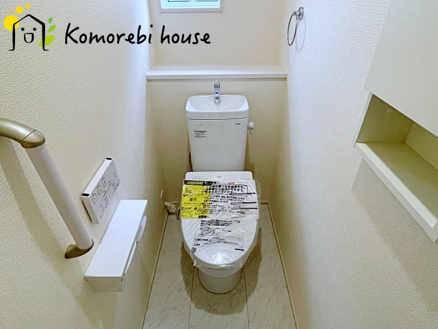 北本市中丸7丁目　新築一戸建て　ブルーミングガーデン　02のトイレ|26.6.22　撮影済み