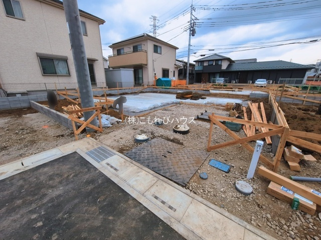 北本市中丸7丁目　新築一戸建て　ブルーミングガーデン　02の駐車場|撮影：'26/03/18