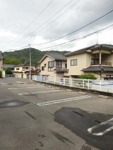 ダンデライオンＣの駐車場