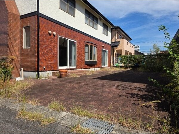 梅坪町戸建住宅の庭