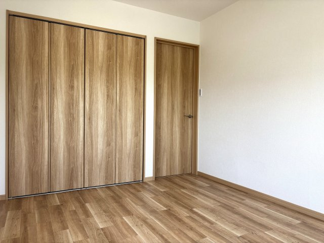 新潟市西区五十嵐一の町の洋室