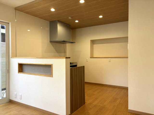 新潟市西区五十嵐一の町の居間・リビング