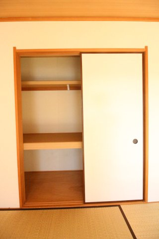 タウン三好ケ丘D棟の収納
