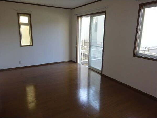 タウン三好ケ丘D棟の居間・リビング