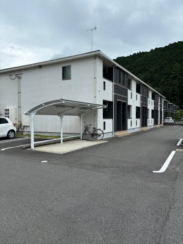 カーサ美輪Ⅱの駐車場