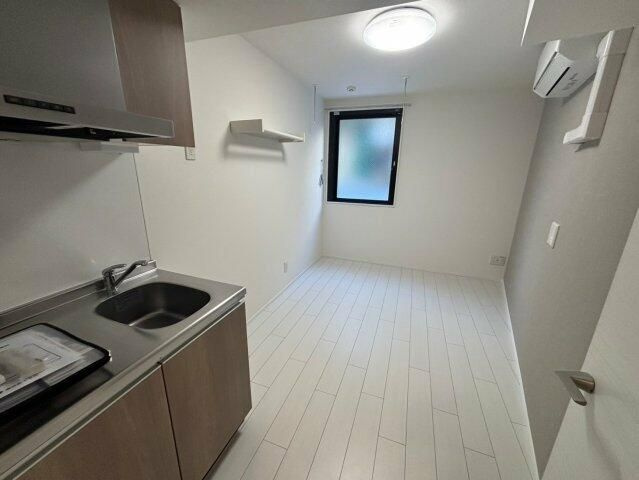 ホワイトセラスの居間・リビング