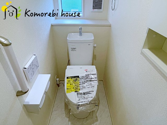 北本市中丸7丁目　新築一戸建て　ブルーミングガーデン　03のトイレ|26.6.22　撮影済み