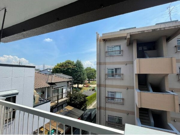 屋根星ハイツのバルコニー