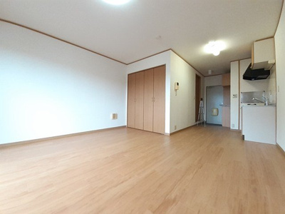 【居間・リビング】 | クラウンのざと | リビングです