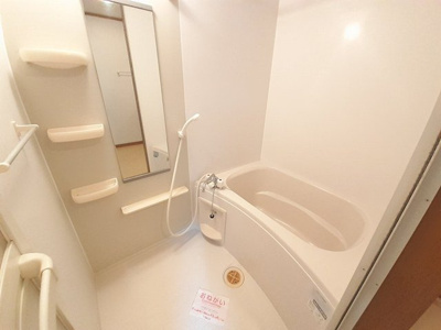 【浴室】 | クラウンのざと | きれいなお風呂です