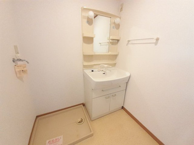 【洗面所】 | クラウンのざと | 明るい洗面所です