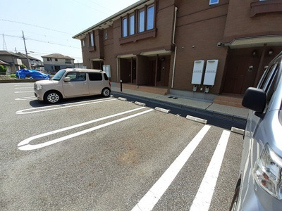 【駐車場】 | グランチャレットⅠ | 駐車スペースもあります