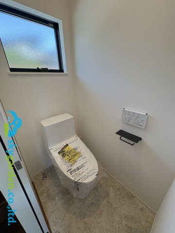 藤沢市片瀬山１丁目　新築戸建　全2号1号棟のトイレ|シンプルで使いやすいトイレです