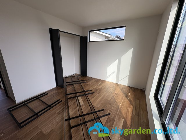 藤沢市片瀬山１丁目　新築戸建　全2号1号棟の洋室|落ち着いた色調の洋室です