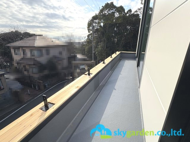 藤沢市片瀬山１丁目　新築戸建　全2号1号棟のバルコニー|令和8年3月16日撮影（工事中）