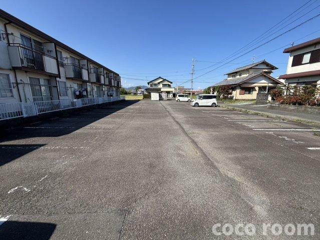 フォーブル村松 IIの駐車場