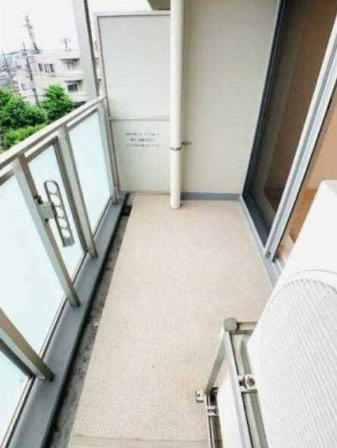 Brilliaist三軒茶屋ブラッサムテラス　大規模物件　コンシェルジュサービス　納戸のバルコニー