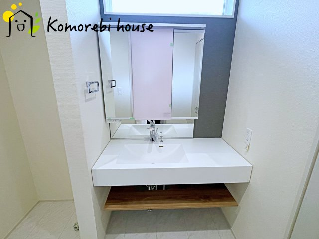北本市中丸7丁目　新築一戸建て　ブルーミングガーデン　04の独立洗面台|26.6.22　撮影済み