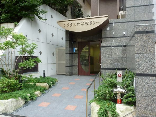 アクタス六本松タワーのエントランス