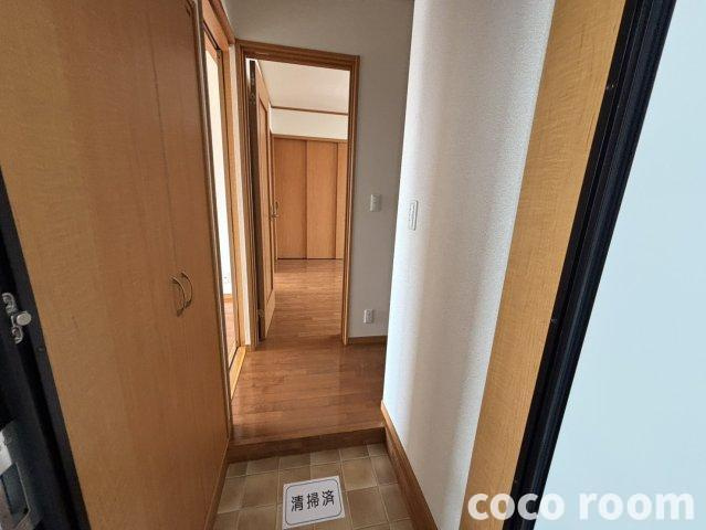 ハイツボヌールの玄関
