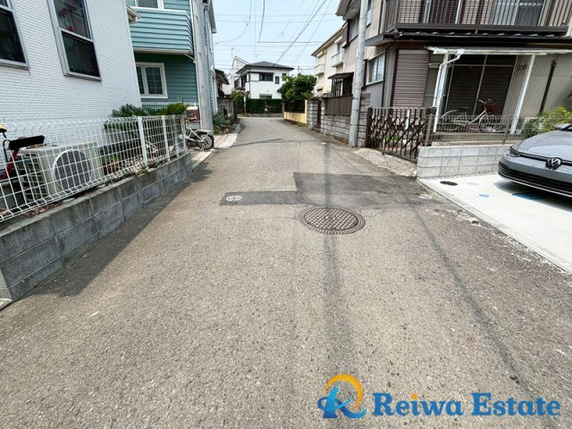新築戸建　茅ヶ崎市松が丘2丁目の前面道路含む現地写真