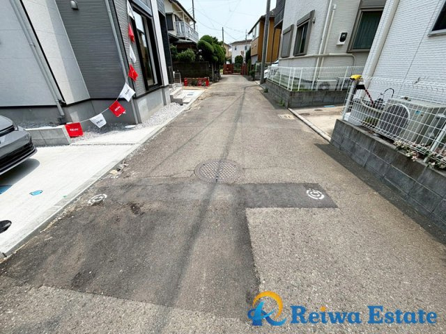 新築戸建　茅ヶ崎市松が丘2丁目の前面道路含む現地写真