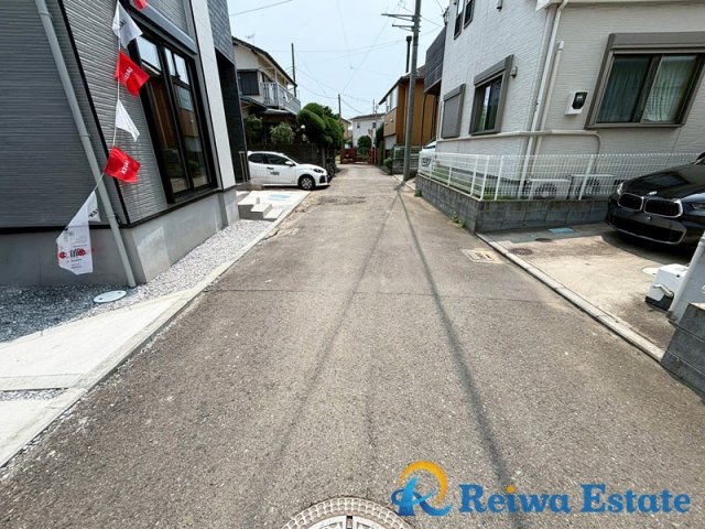 新築戸建　茅ヶ崎市松が丘2丁目の前面道路含む現地写真