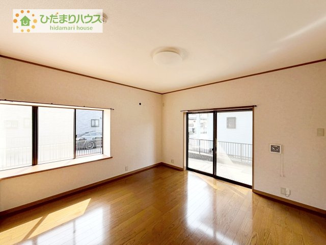 【洋室】 | 土浦市右籾　中古戸建 | お子様が大きくなっても広々使える約8帖の洋室♪