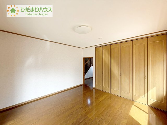 【洋室】 | 土浦市右籾　中古戸建 | お掃除しやすく、清潔感を保てるのでダニも発生しにくいフローリング♪