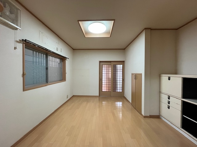 錦織東1丁目戸建の居間・リビング