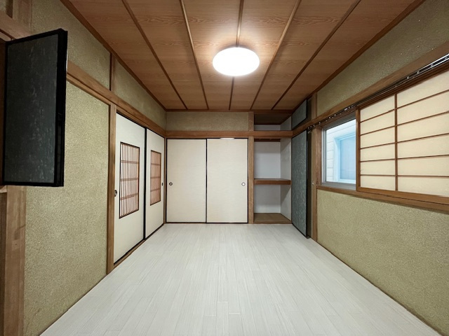 錦織東1丁目戸建の洋室