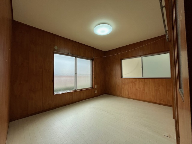 錦織東1丁目戸建の洋室