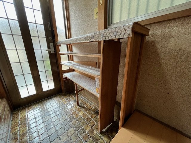 錦織東1丁目戸建の玄関