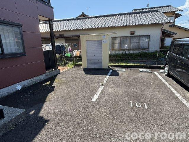 スペランツァの駐車場