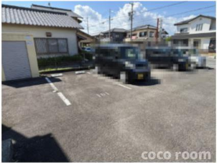 スペランツァの駐車場