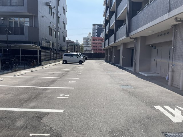 アルファステイツ観音本町の駐車場|敷地内駐車場（月額17,000～22,000円/台）、現在空きなし。近隣に月極駐車場があります。