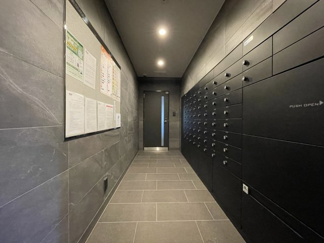 アルファステイツ観音本町のその他共用部分|宅配ボックスもあり受け取りの心配が不要、いつでも快適にネットショッピングを楽しめます。