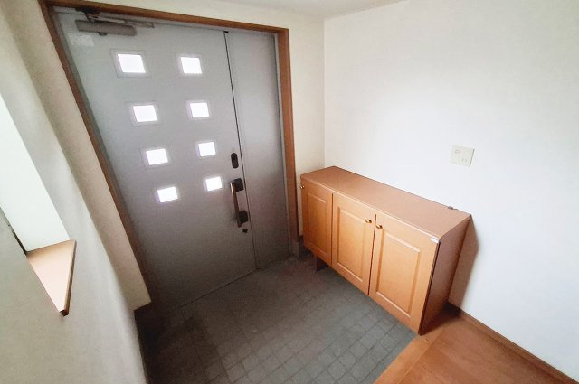 泉佐野市東羽倉崎町の中古一戸建の玄関|玄関