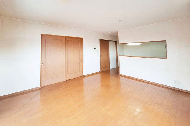 泉佐野市東羽倉崎町の中古一戸建の居間・リビング|LDK