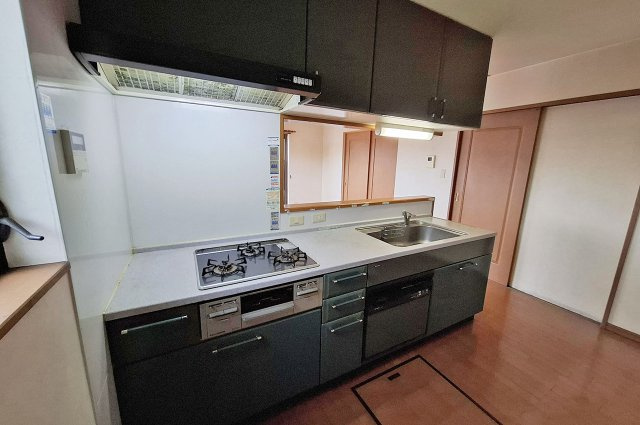 泉佐野市東羽倉崎町の中古一戸建のキッチン|キッチン