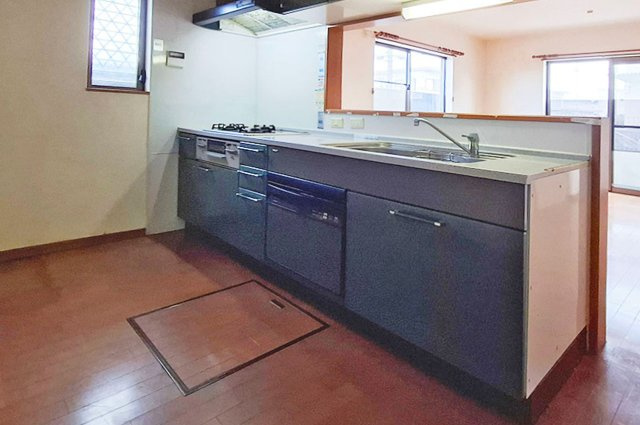 泉佐野市東羽倉崎町の中古一戸建のキッチン|キッチン