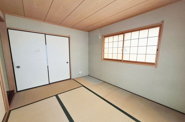 泉佐野市東羽倉崎町の中古一戸建の和室|和室