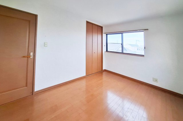 泉佐野市東羽倉崎町の中古一戸建の洋室|洋室1