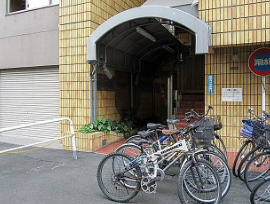 【エントランス】 | 建物の内部です