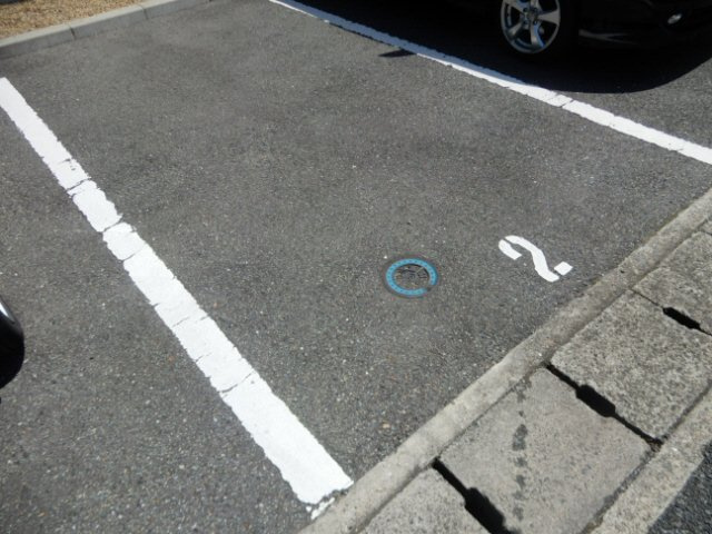 パークハイム伍番館の駐車場
