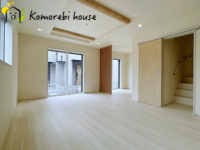 北本市中丸7丁目　新築一戸建て　ブルーミングガーデン　05の居間・リビング|26.6.22　撮影済み