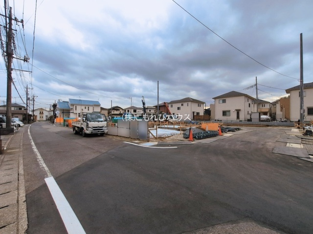 北本市中丸7丁目　新築一戸建て　ブルーミングガーデン　05の前面道路含む現地写真|撮影：'26/03/18